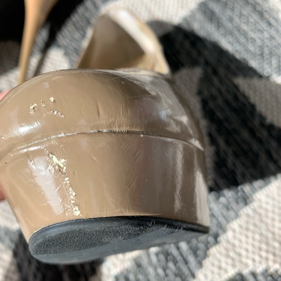 Tan heels - Picture 4 of 5